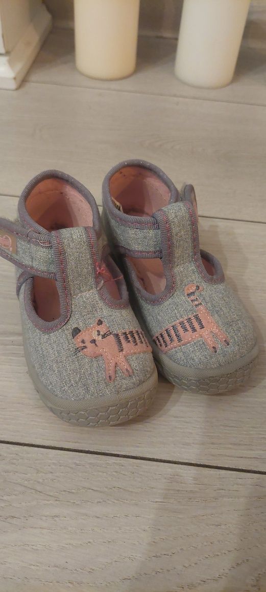 Kapcie buty befado kot kotek rozmiar 21 dziewczęce dziecięce