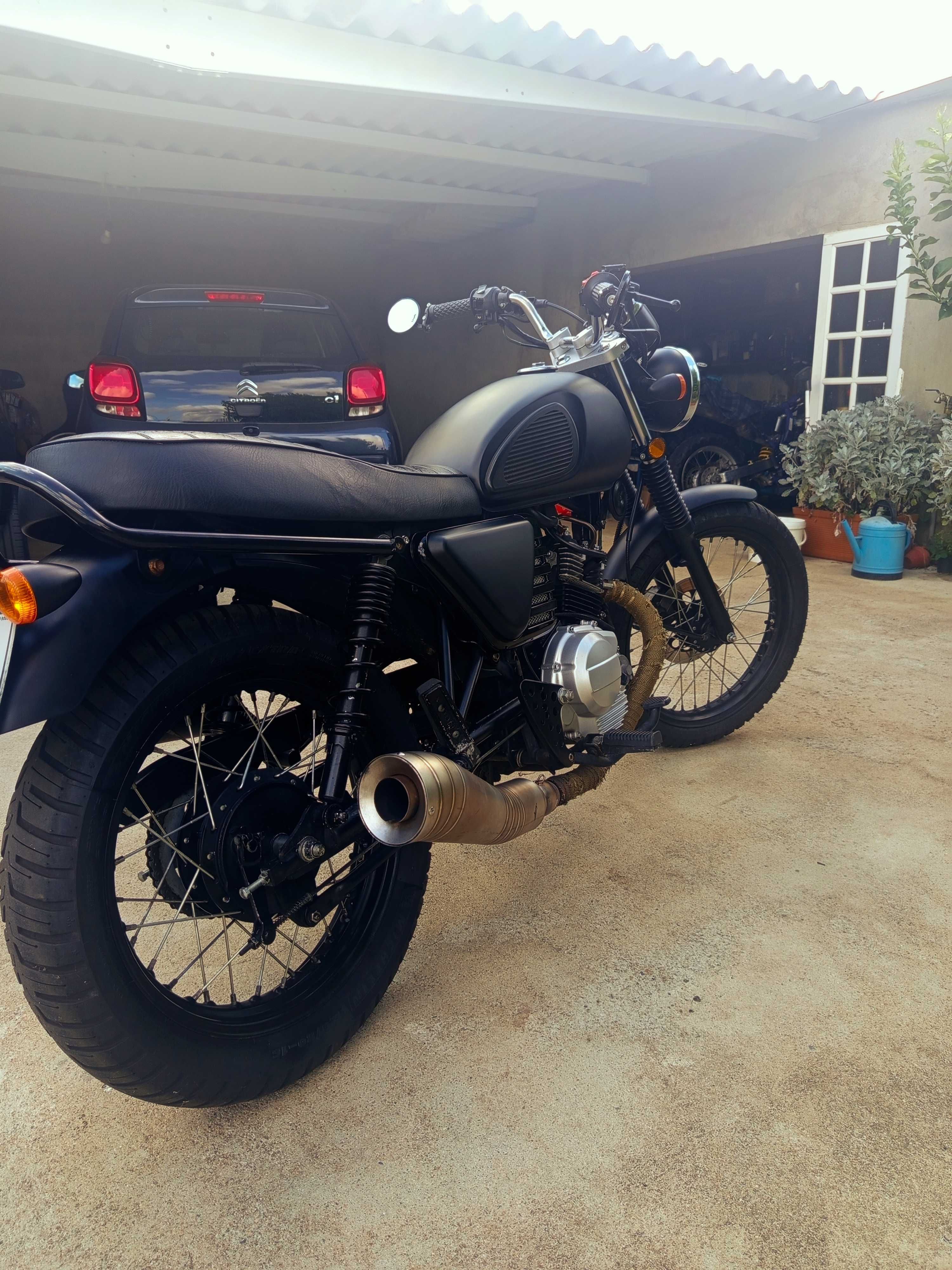 Café Racer  RAW 125