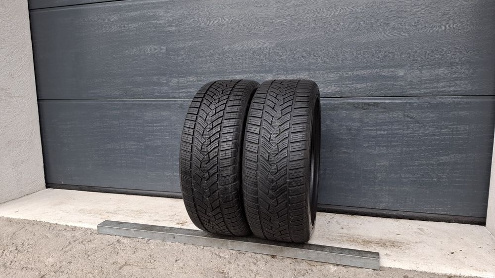 Goodyear 225/45 R18 UltraGrip 2022