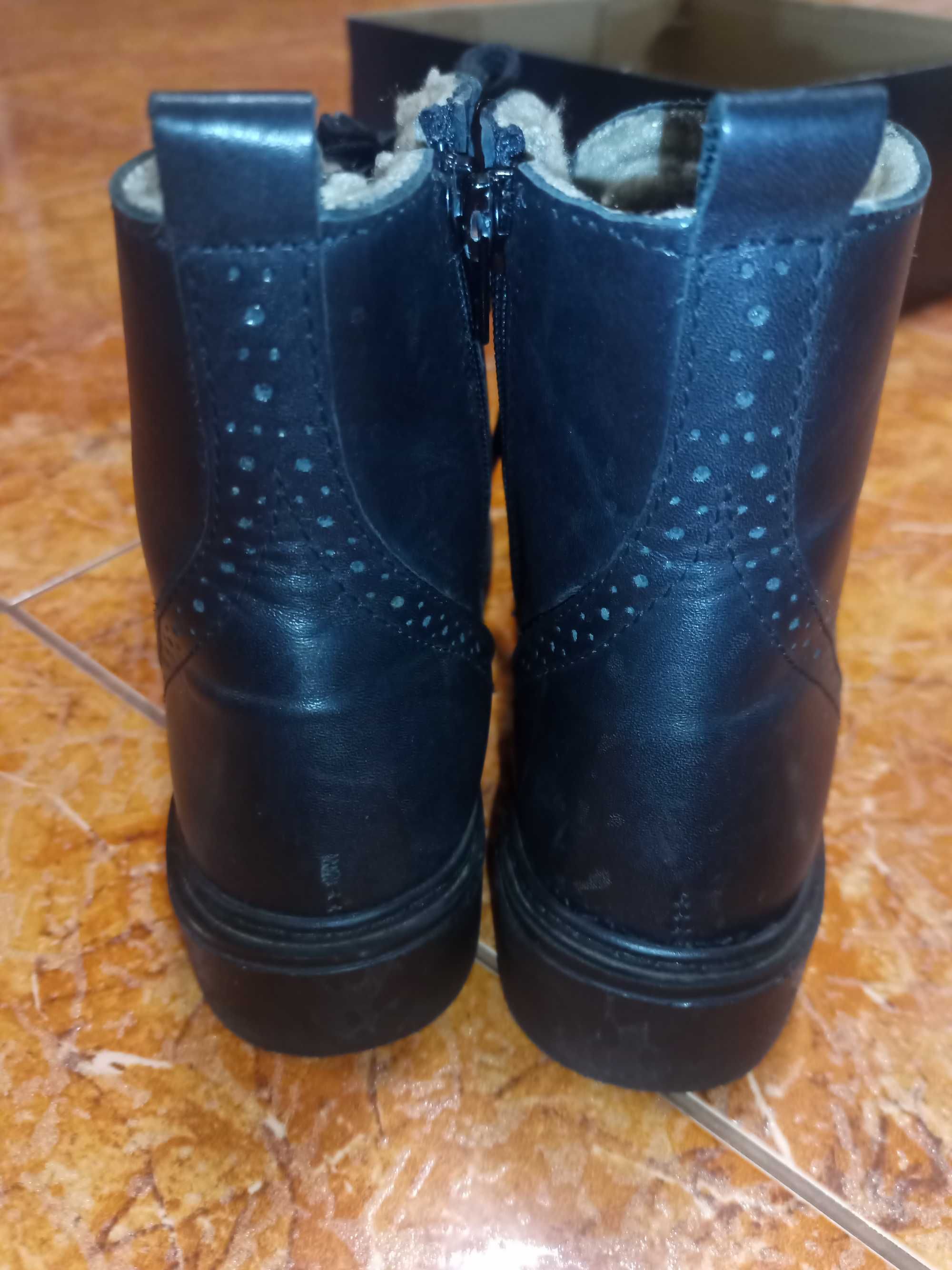 Зимние кожаные ботинки на меху Braska 36p.
