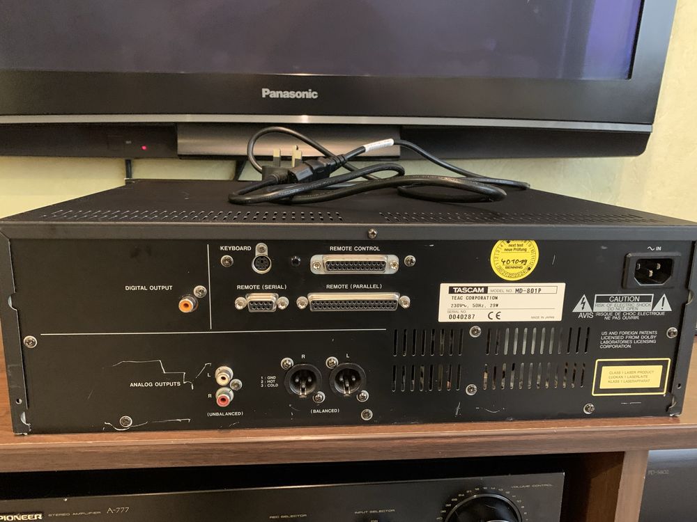Програвач CD-міні диск Tascam MD-801P (тудійна)