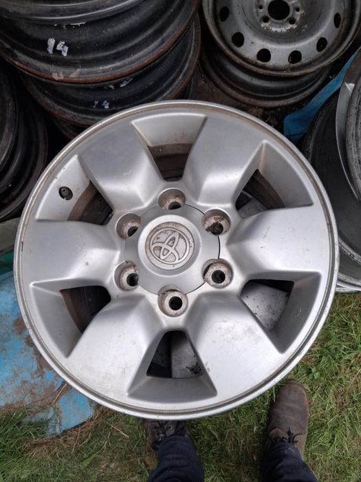 Felgi aluminiowe toyota 6x139  7,7x15 et 29 otwór.centrujacy 67. 4
