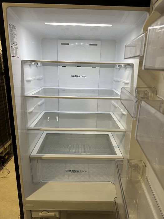 Холодильник LG 70 см ширини No Frost be2929