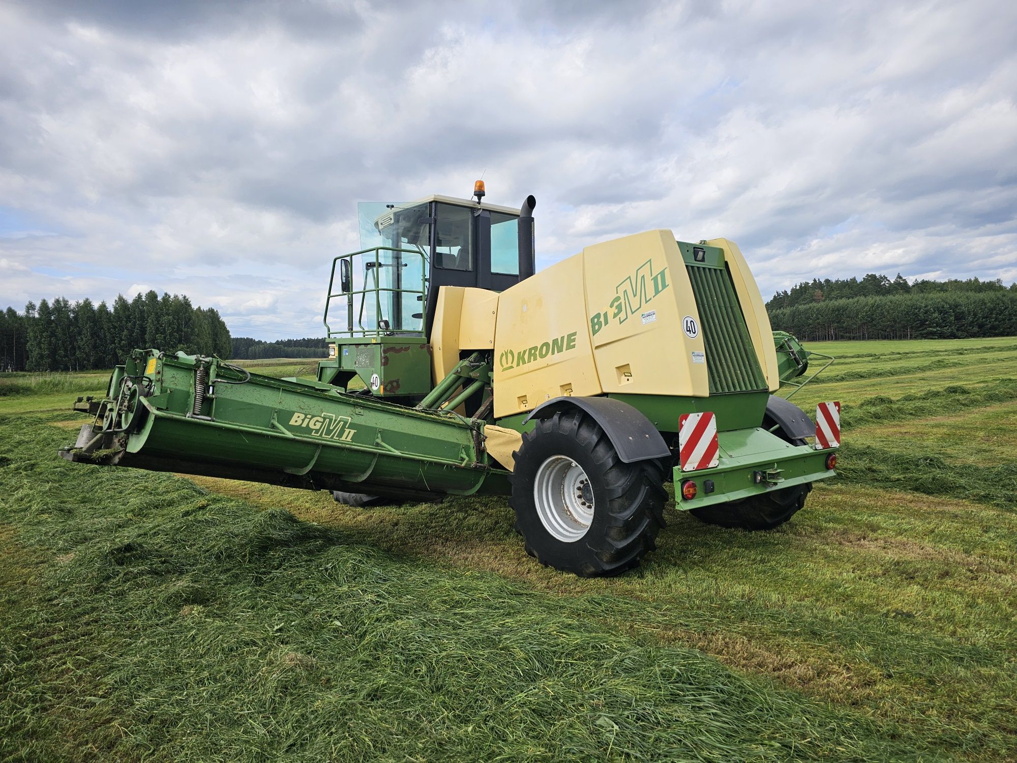 Krone Big M II Kosiarka samojezdna Samolot że zrzutem