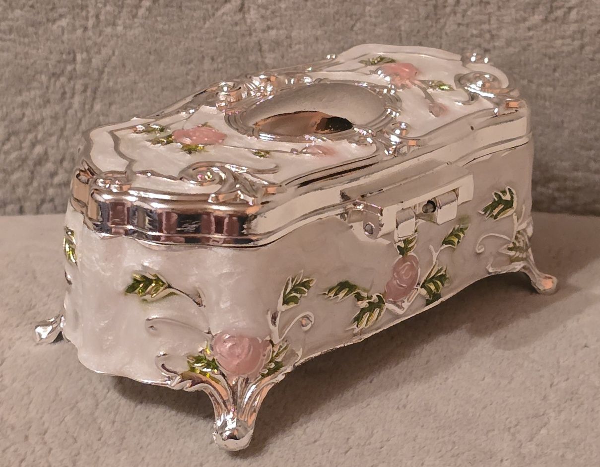 Piękna szkatułka dworska z metalu w carskim stylu Faberge St.Petersbur