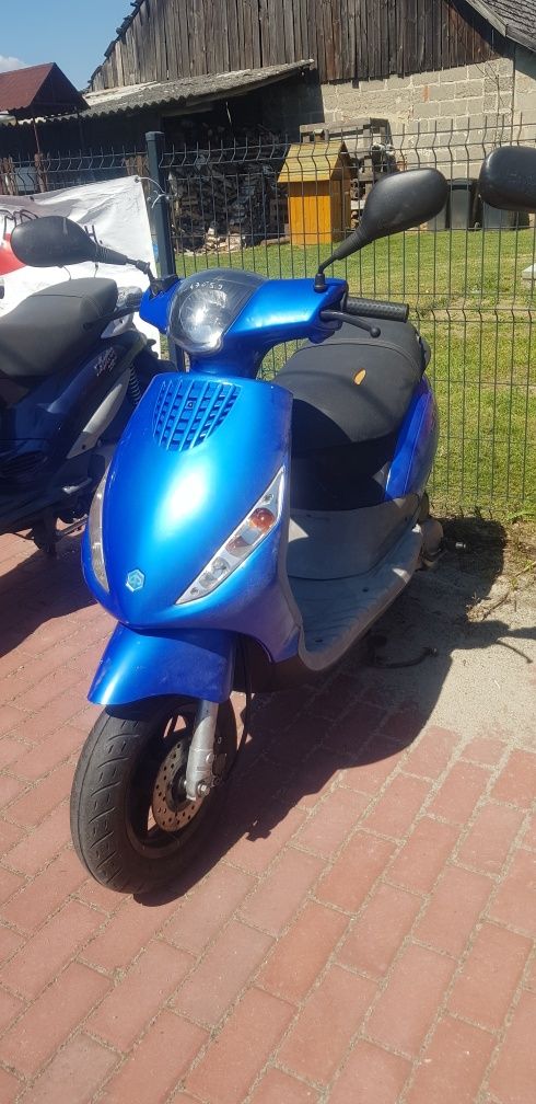 Piaggio  zip vespa 50 peugeot ,kymco aprilia