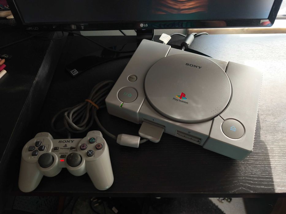 Playstation 1 + 2 jogos