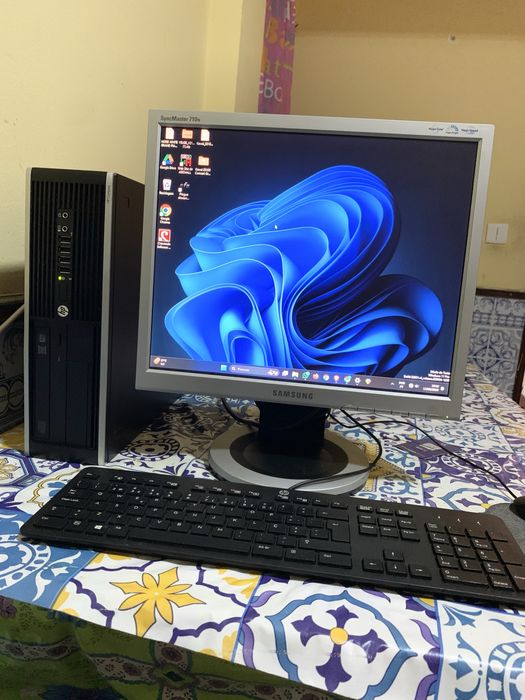 PC HP Compaq Elite 8300 SFF  Windows 11 Pro + Monitor Rato e Teclado
