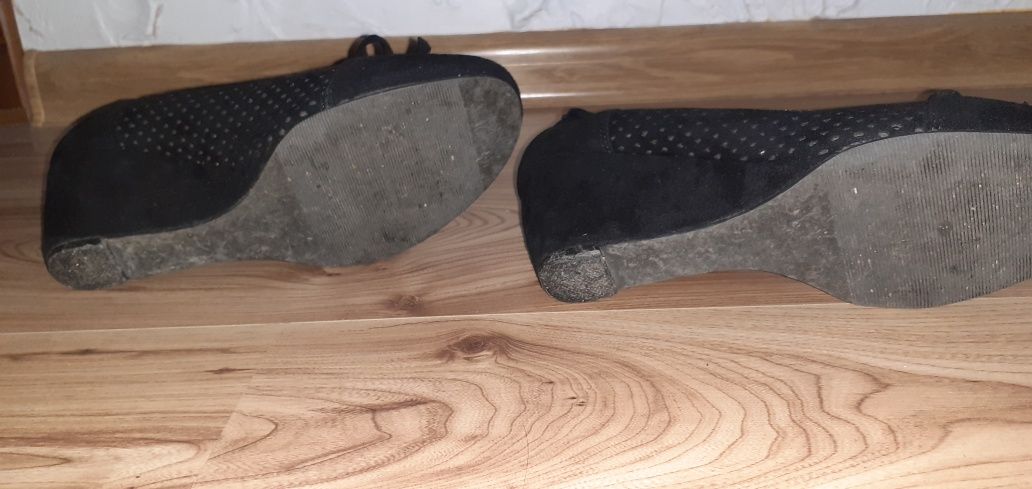 Buty czulenka na koturnie r.39 CCC