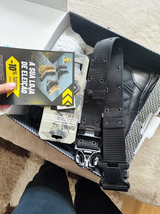 Coturno tático e cinto NOVOS