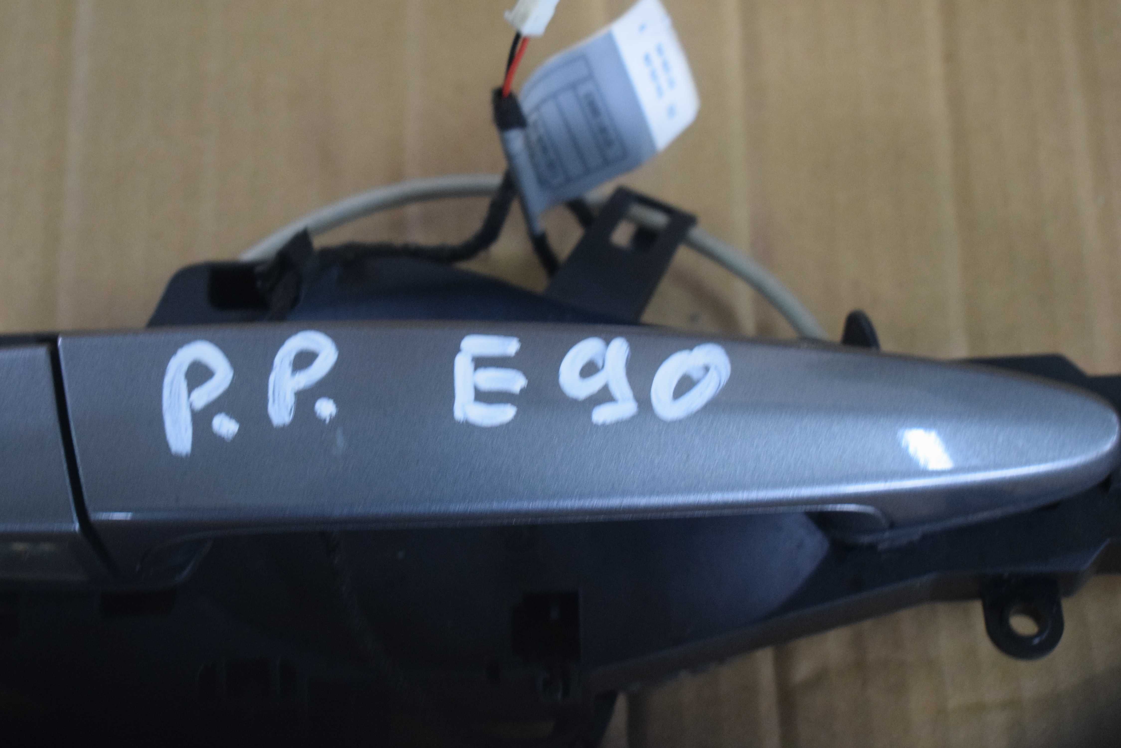 klamka drzwi prawa przód BMW E90 E91 09r. PODŚWIETLANA.A52