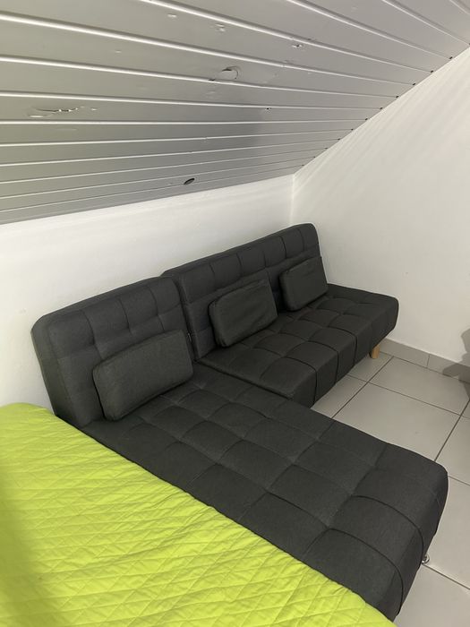 Sofá-cama moderno cinzento escuro