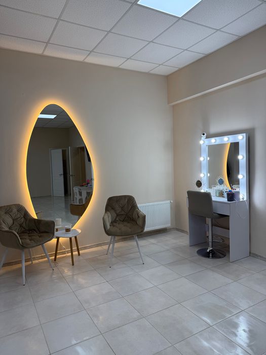 Місце в оренду візажист та лешмейкер