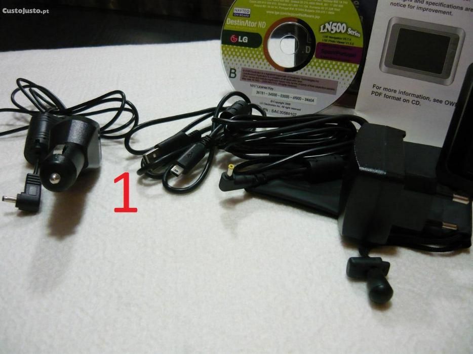 Conjunto de 2 Navegadores GPS - LG LN500