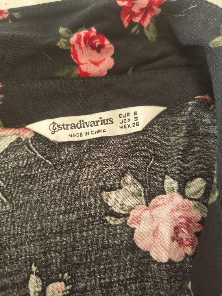 Vestido camiseiro flores Stradivarius