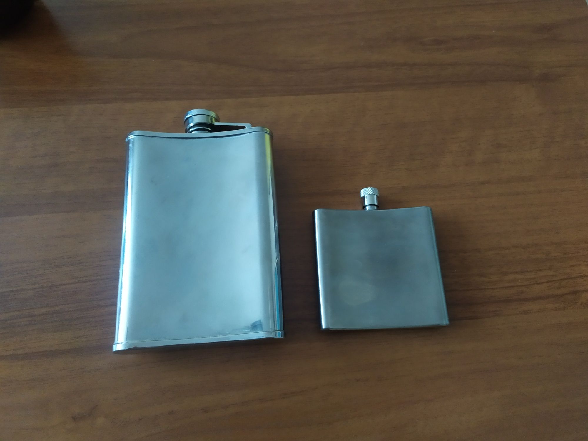 Komplet 2 piersiówki ze stali nierdzewnej 240 ml i 45 ml. Prezent.