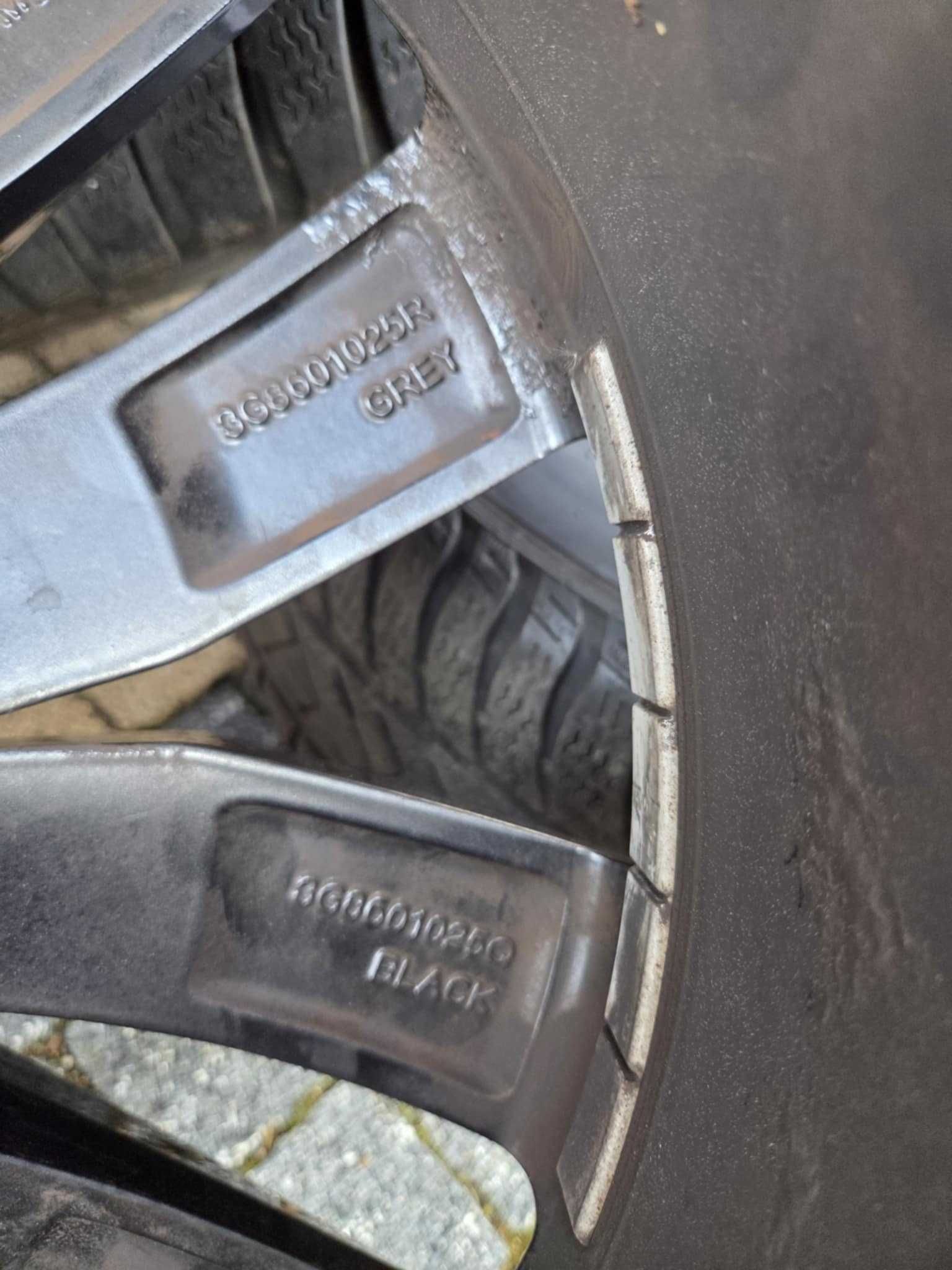 Alufelgi Koła Arteon Passat 3G8#601#025R/Q Zima