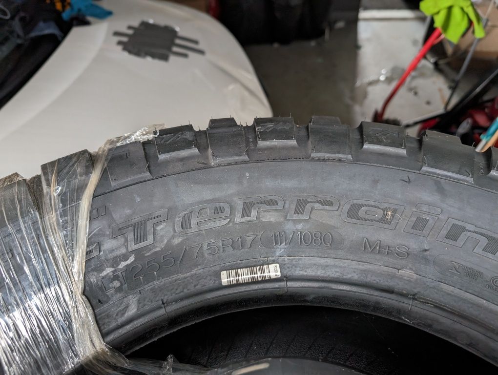 Komplet 5 nowych opon BFGoodrich Mud Terrain 255/75r17  Made in USA