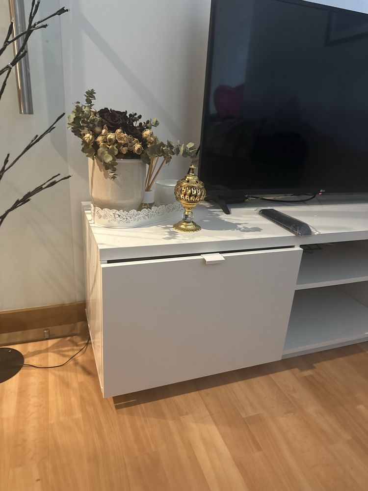 Movel TV Ikea branco