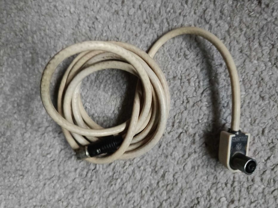 Kabel antenowy w stanie bardzo dobrym