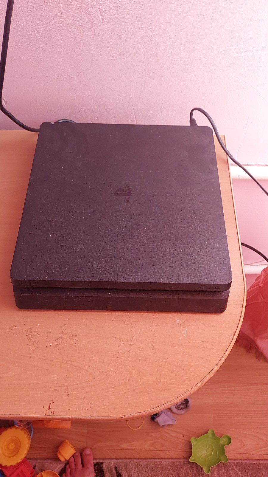 PlayStation 4 slim 1TB