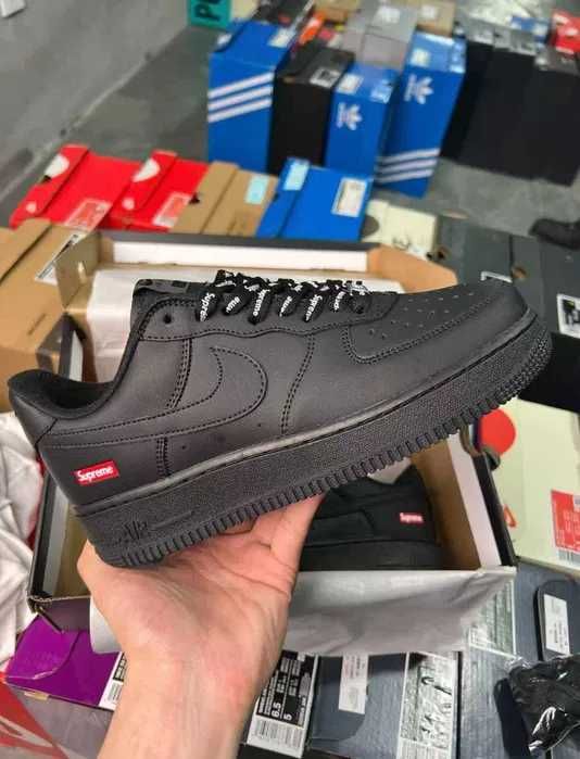 Buty meskie Mokasyny Nike_Air_Force_1_Low_Supreme_Black r.44.5