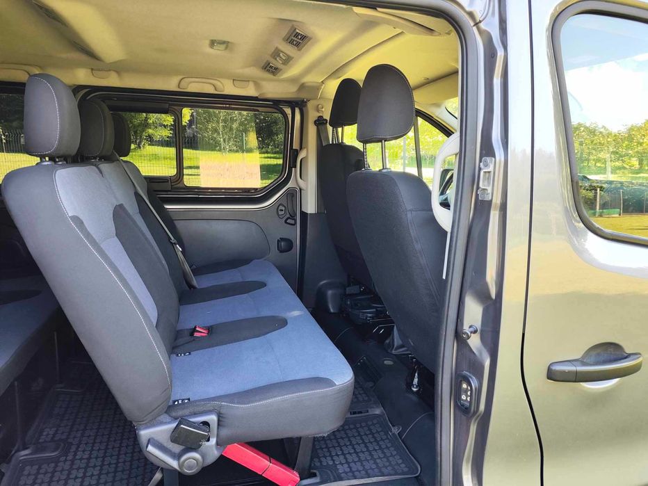 Wynajem Bus 8/9 osób Opel Vivaro Long 1.6 CDTI