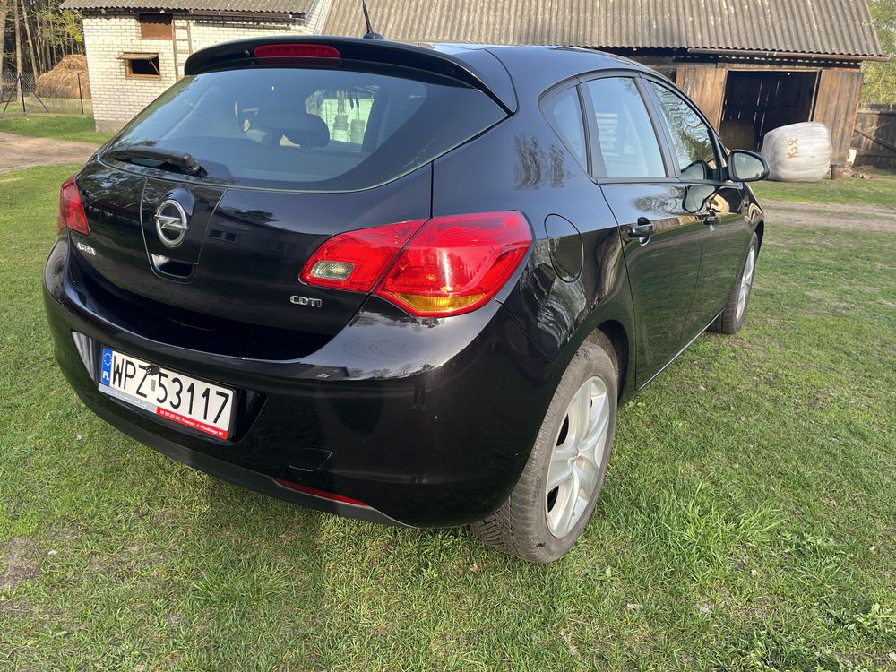 Opel Astra 1.7 CDTI 2009r zadbana