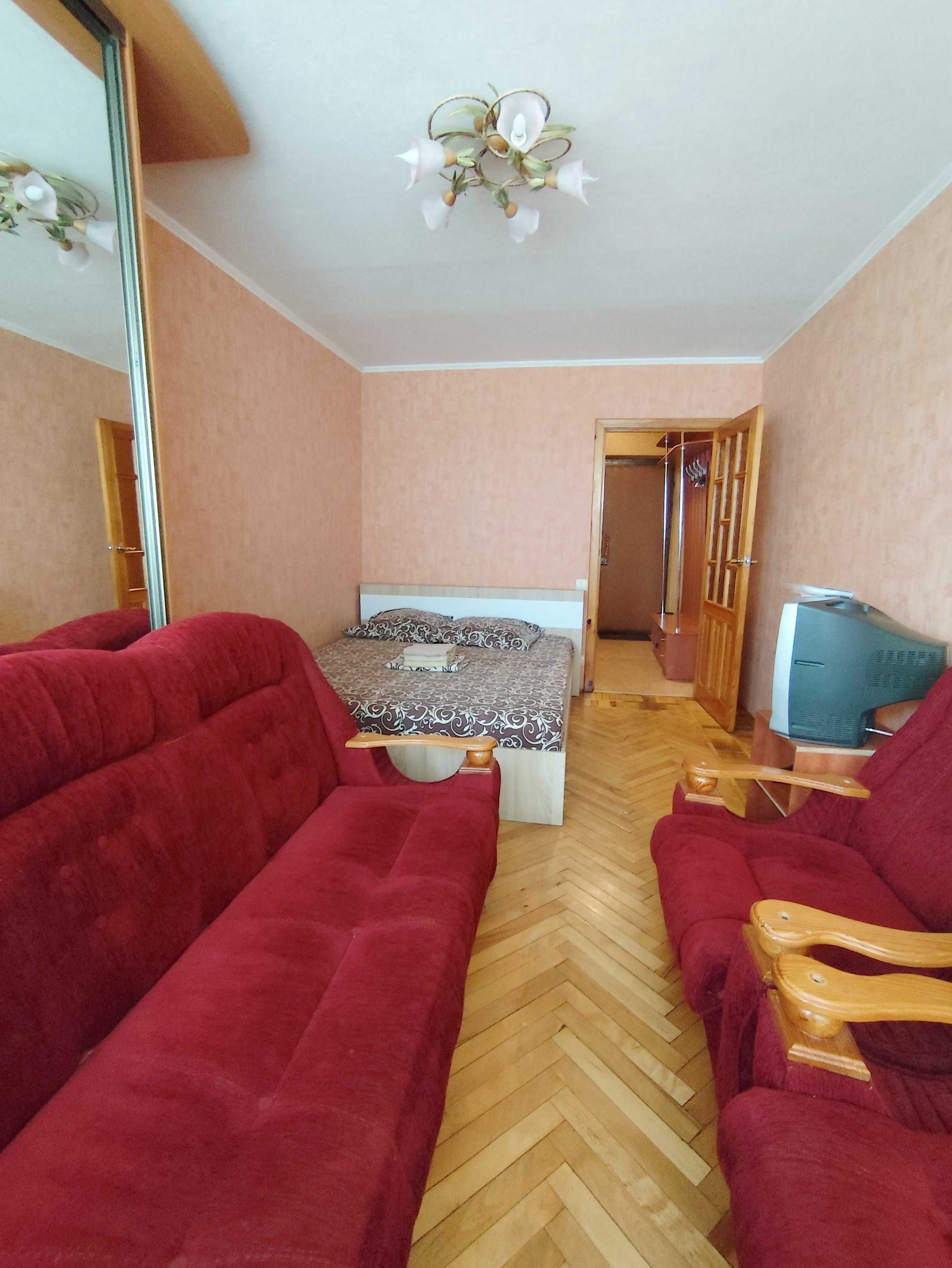 Посуточно и почасово  свою 2к Индустриальный район 25 больница ХТЗ
