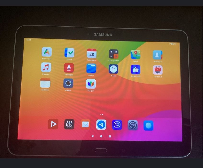 Samsung Galaxy Tab SM-T530 состояние идеальное (оригинал)Вьетнам