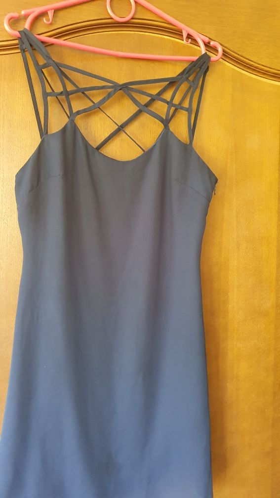 Гарна сукня темно синього кольору розмір с-м