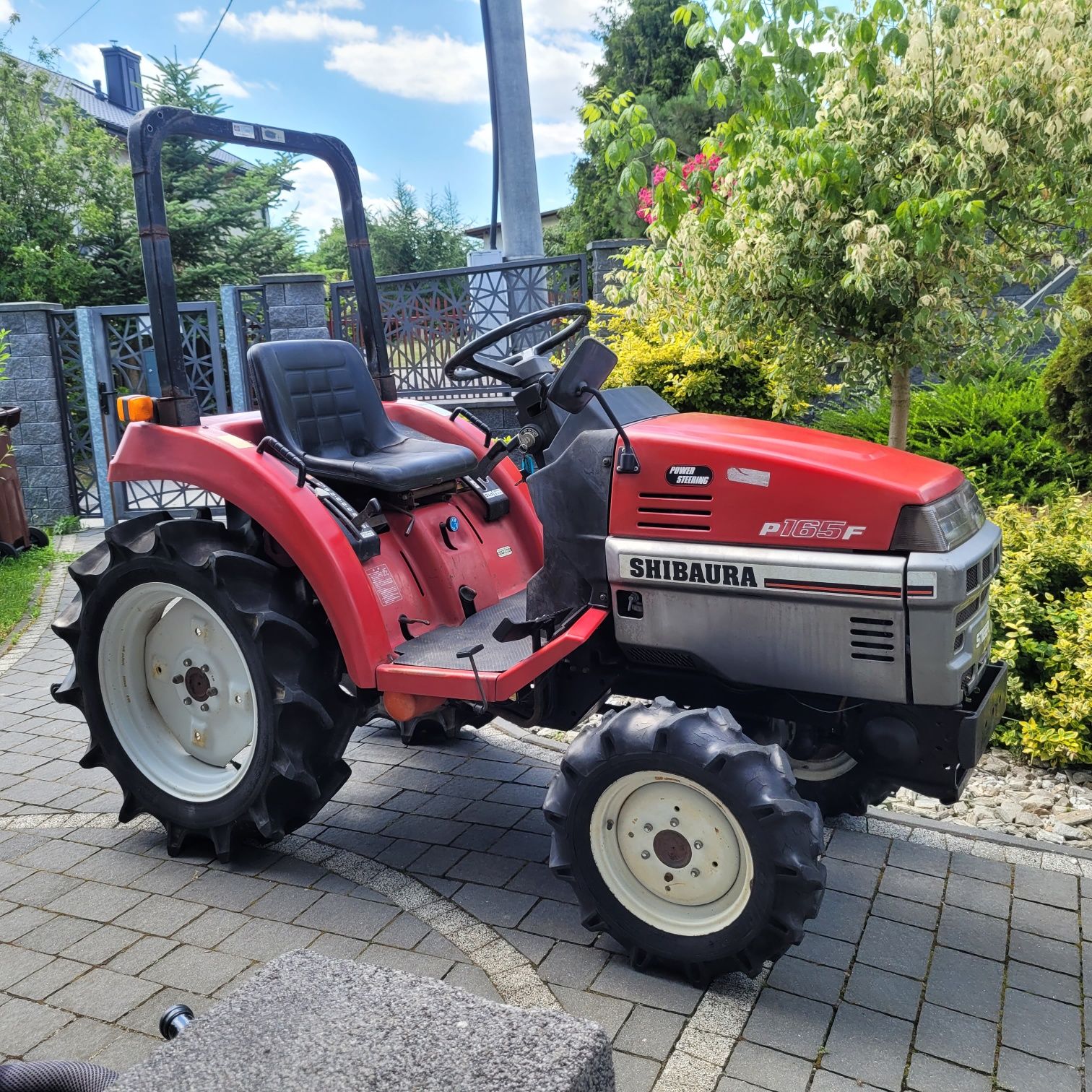 Shibaura p165F 4x4 wspomaganie wałek podnośnik Iseki kubota
