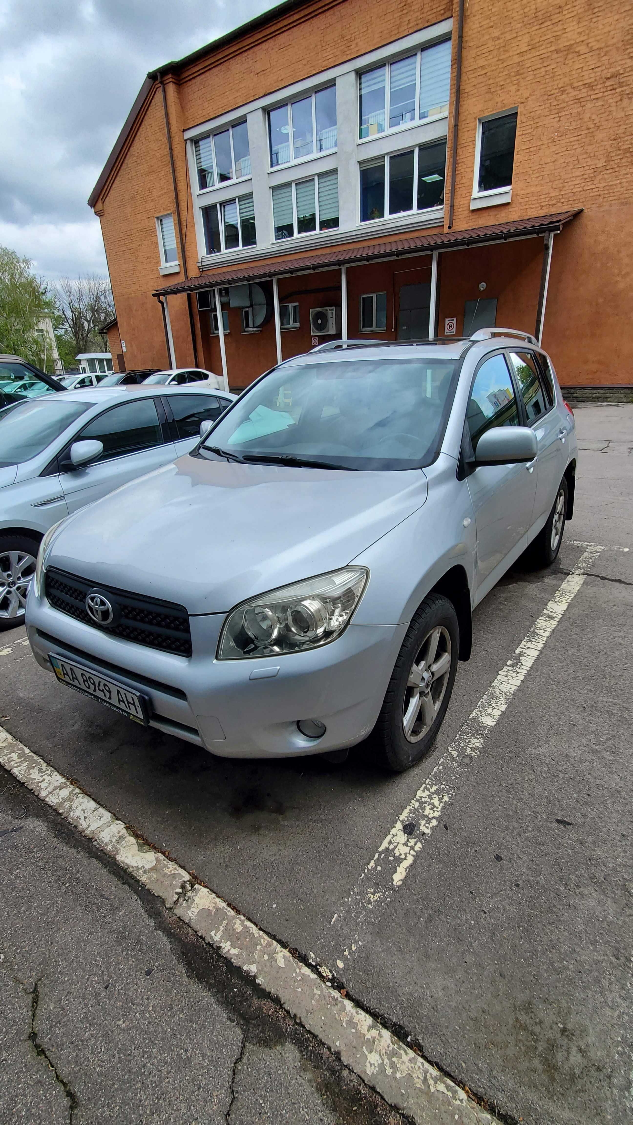 Toyota RAV4 2006, пробег 152 тыс. км, кожа, официал, отличный