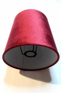 klosz lampy z czerwonego aksamitu