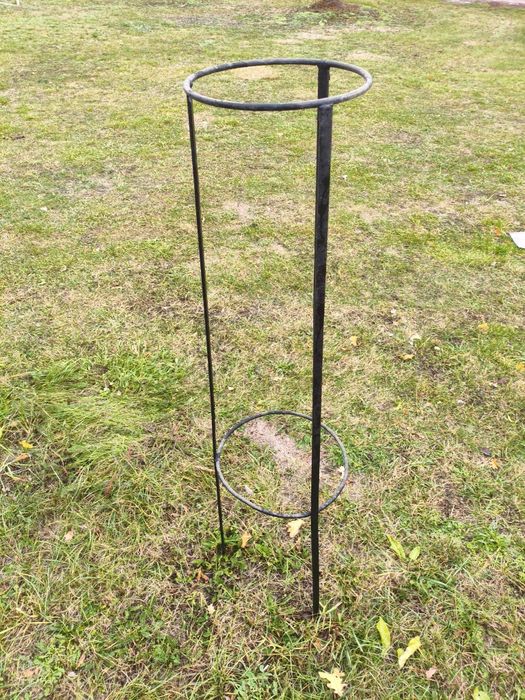 Kwietnik metalo plastyka kuty na 2 donice