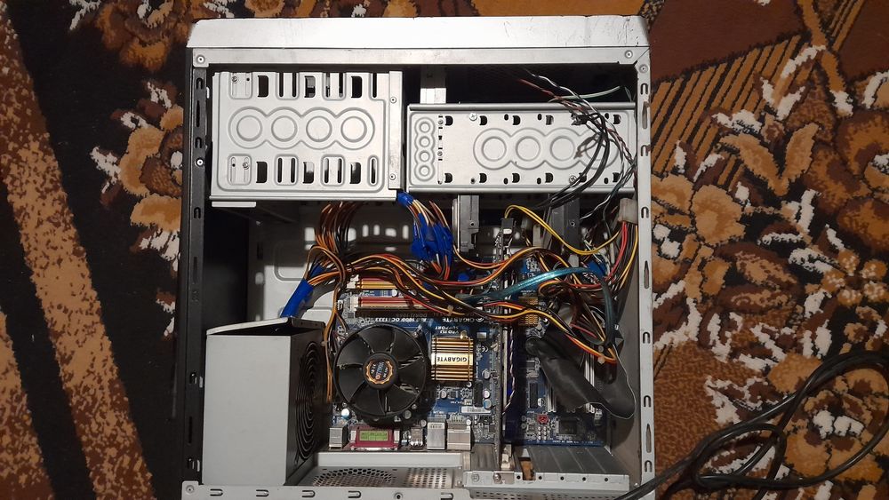 Системний блок .Можливо на запчастини.