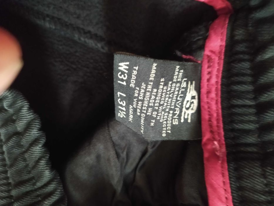 Одяг в хорошому стані.