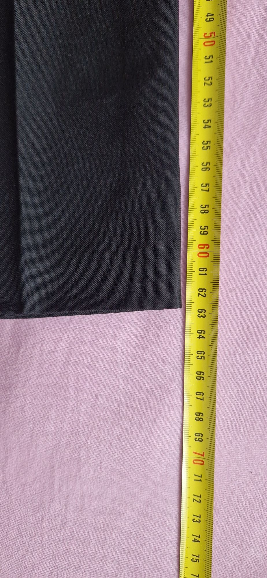 Czarne spodnie eleganckie roz. 140