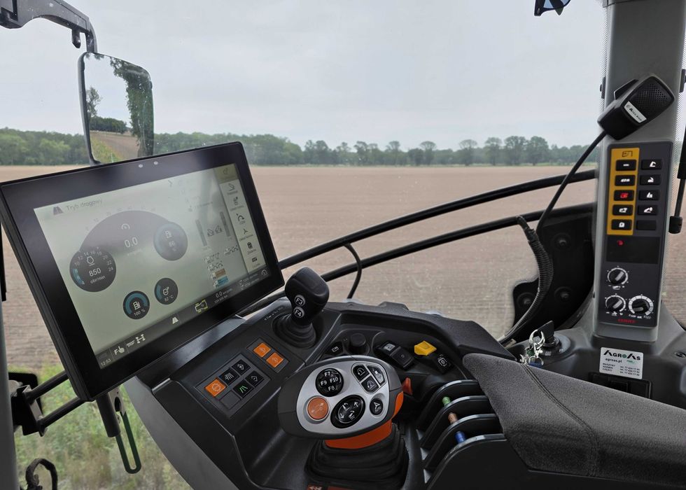 Claas Axion  830