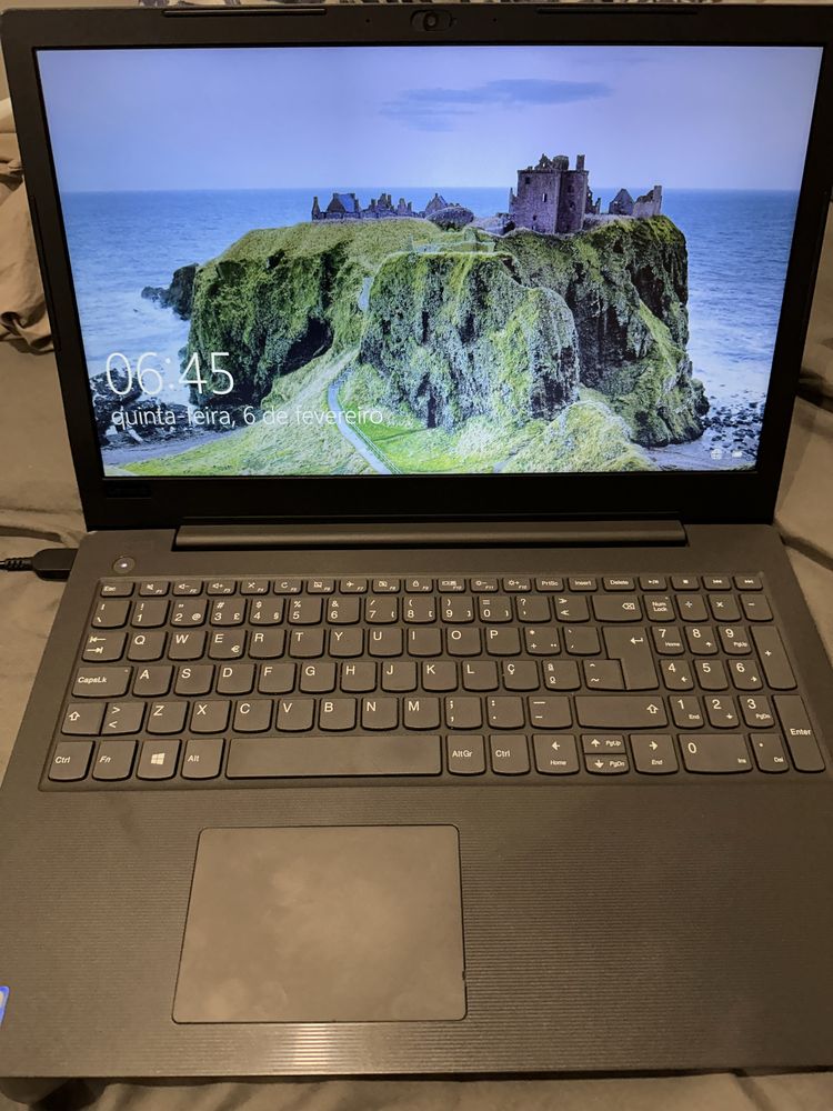 Notebook Lenovo i5, 8gm de ram, com defeito em algumas teclas