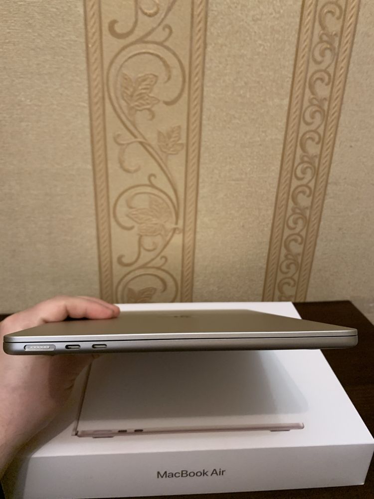 Гарний!Macbook Air 13” M2 8/256 Акб: 96% Starlight