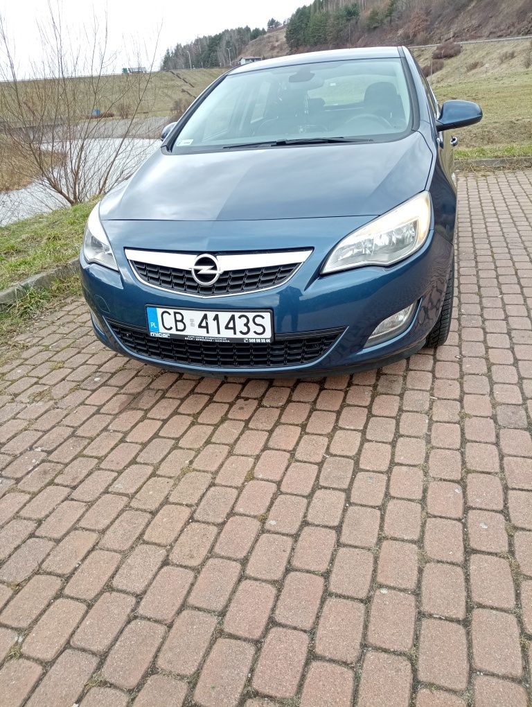 OPEL ASTRA J 1.7 CDTI 2010r.