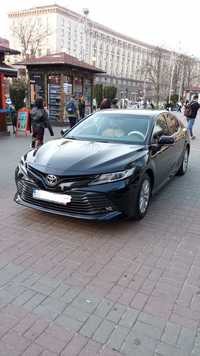 Водитель на своем авто TOYOTA CAMRY в офис или семью