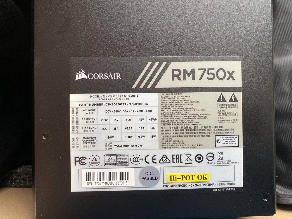 Блок живлення Corsair RM750x 750Вт 80+ Gold