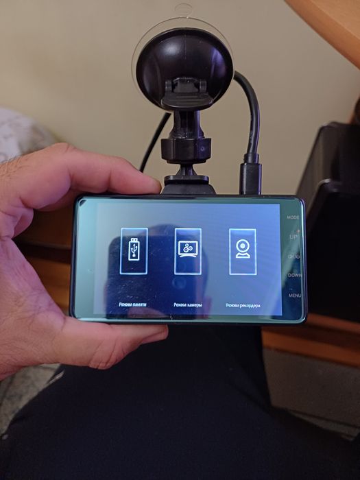 Продам видеорегистратор Hikvison