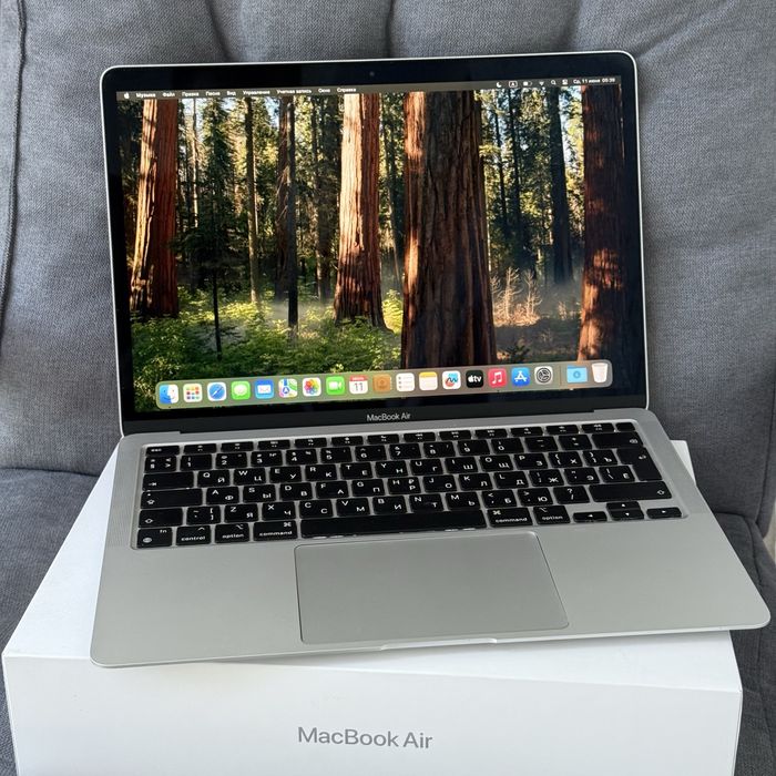 Macbook Air 2020 m1 8/256 (акб 86%)