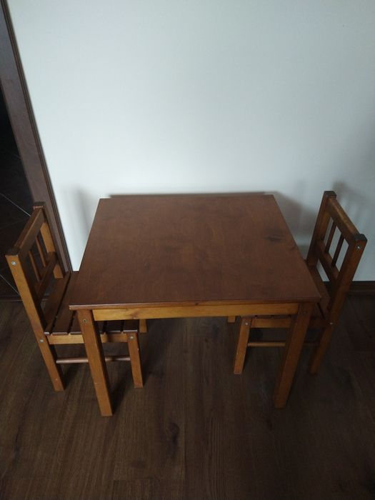 Zestaw stolik + dwa krzesełka j.nowy IKEA