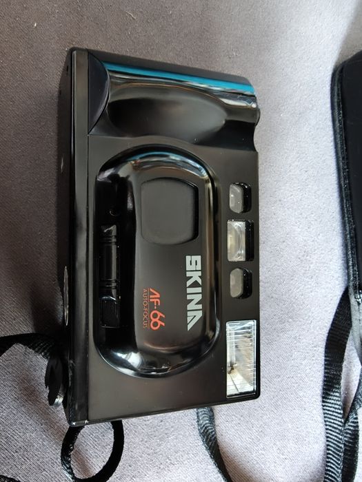 Aparat fotograficzny Skina AF-66 – sprawny, z kliszą i pokrowcem!