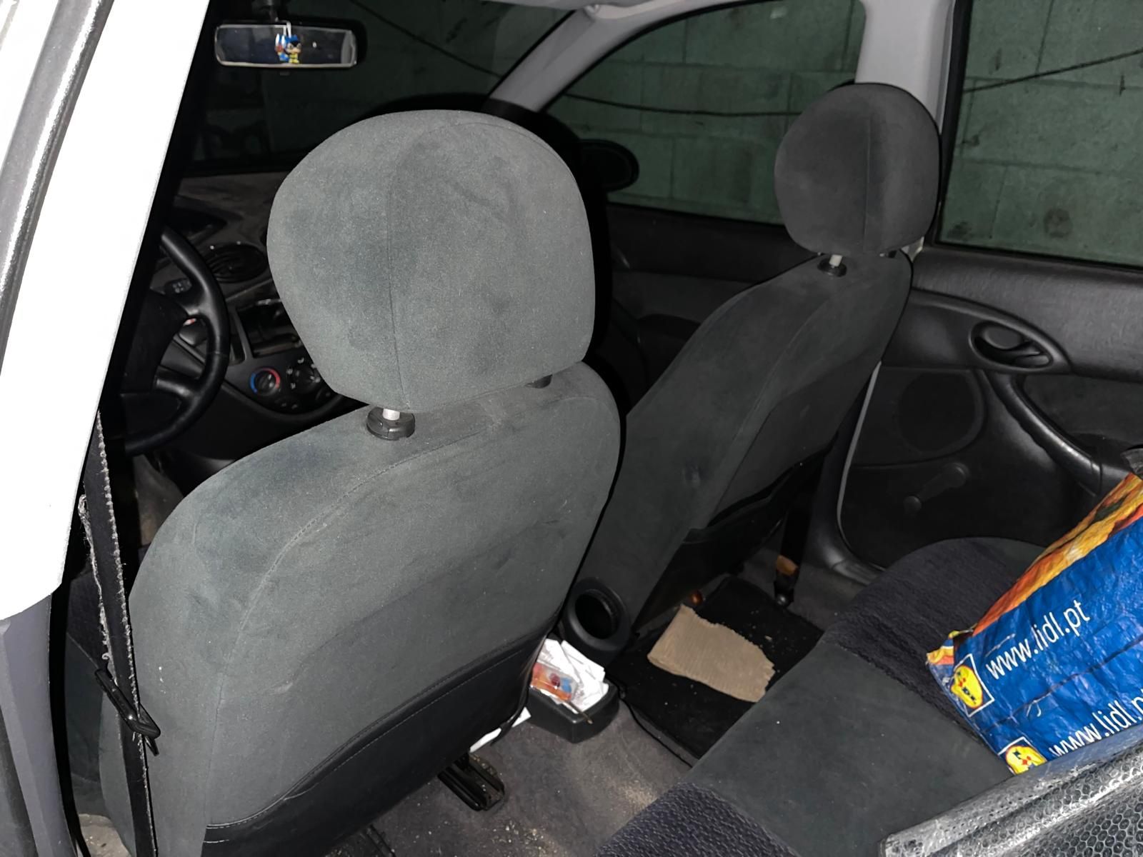 Carro Ford Focus 2001