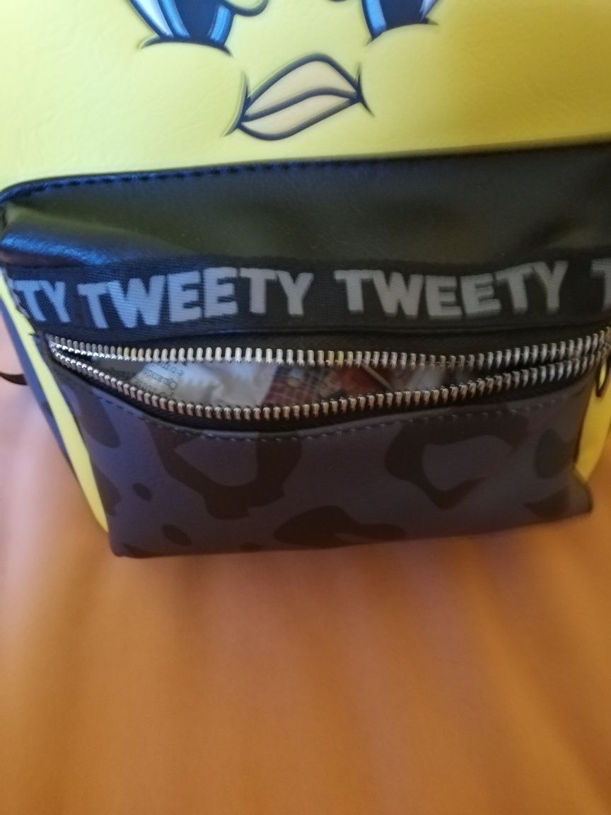 Mochila da Tweety nova e original